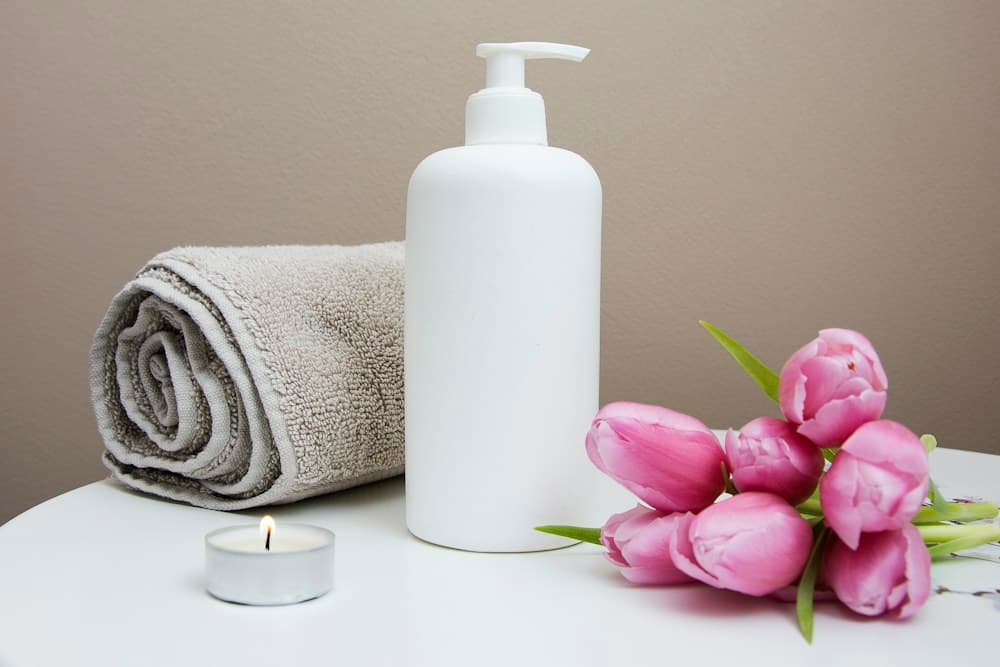 A peaceful recovery and wellness setting with warm natural materials